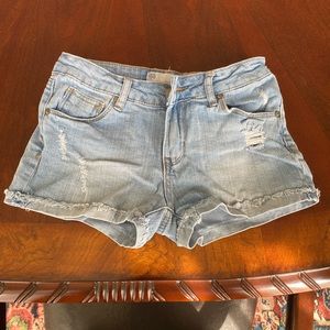 Tilly’s (rsq) girls light wash jean shorts